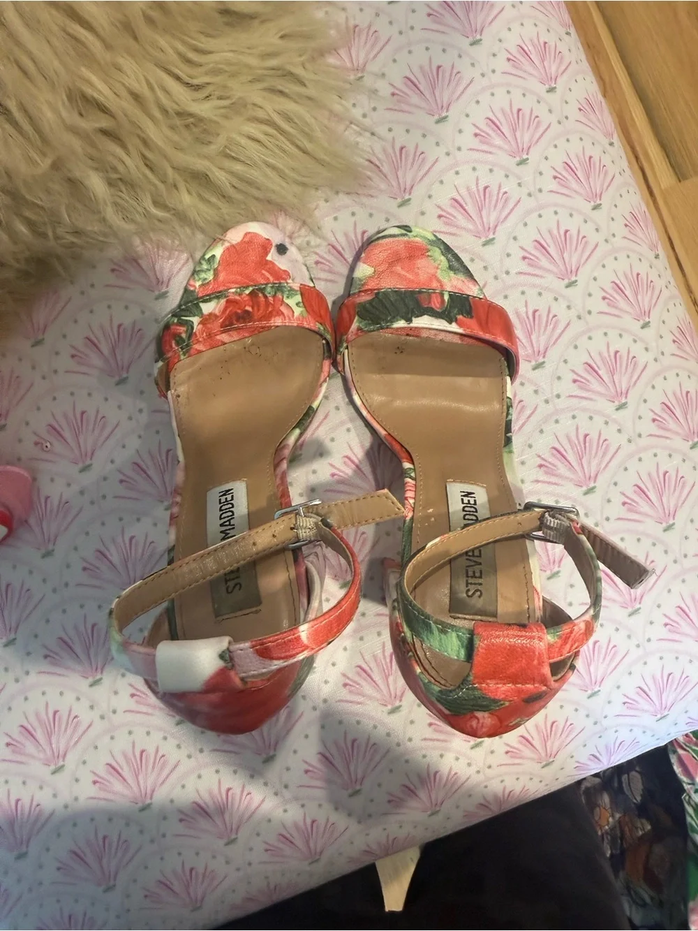 Steve Madden Carrson Sandals Floral Size 6